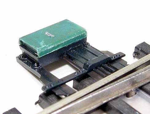 Turnout &quot;switch&quot; machine model left <br /><a href='images/pictures/MiniaturModelle/000402.jpg' target='_blank'>Full size image</a>